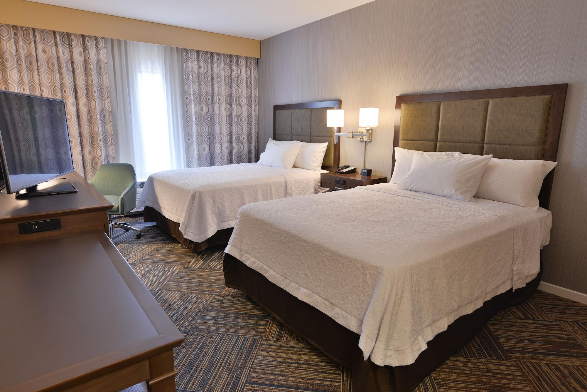 Hampton Inn & Suites Чиппева-Фолс Экстерьер фото