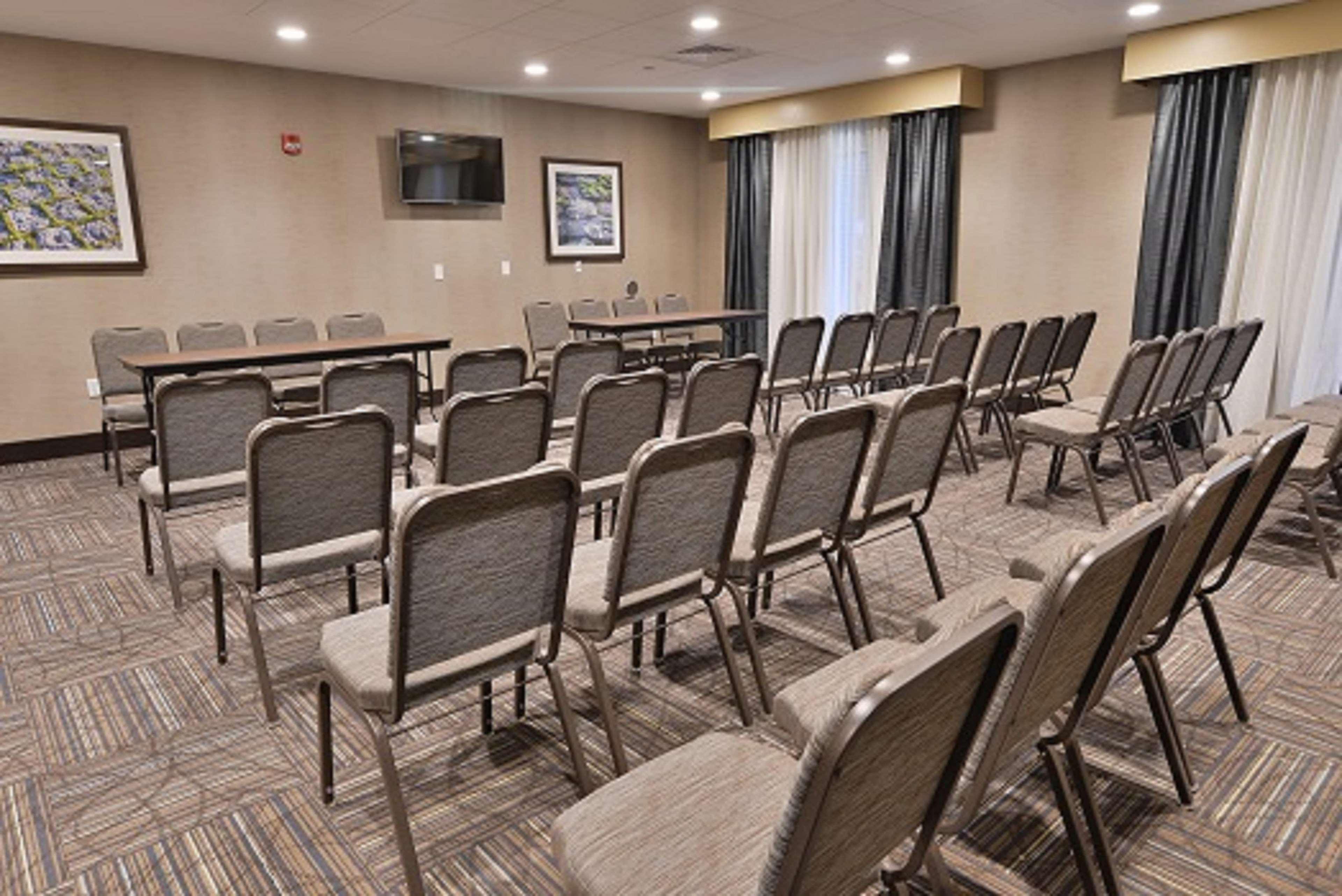 Hampton Inn & Suites Чиппева-Фолс Экстерьер фото