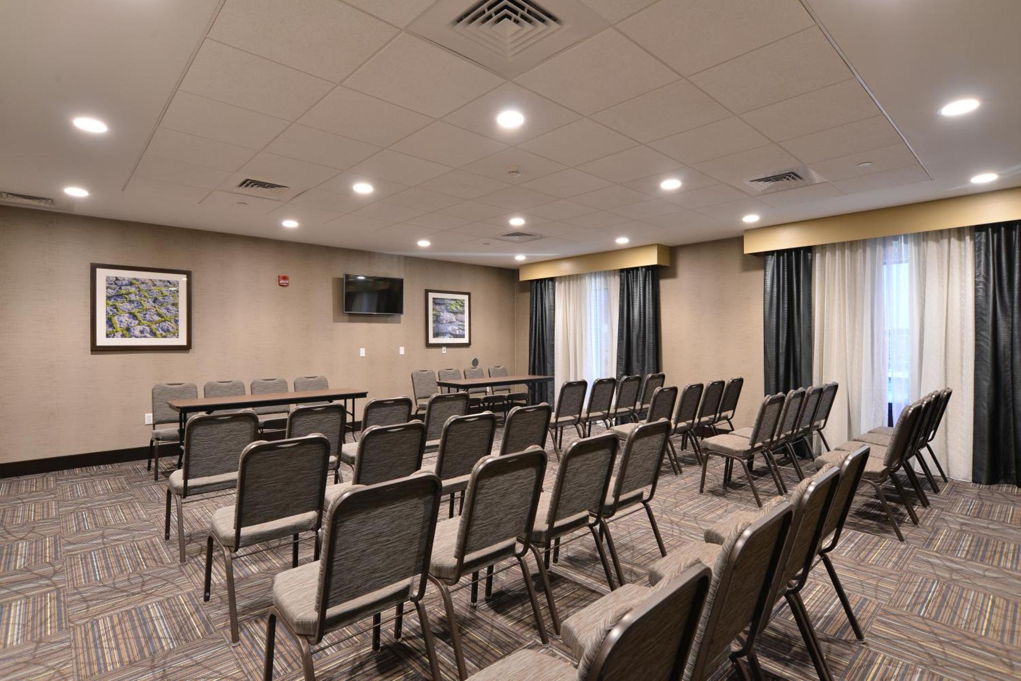 Hampton Inn & Suites Чиппева-Фолс Экстерьер фото