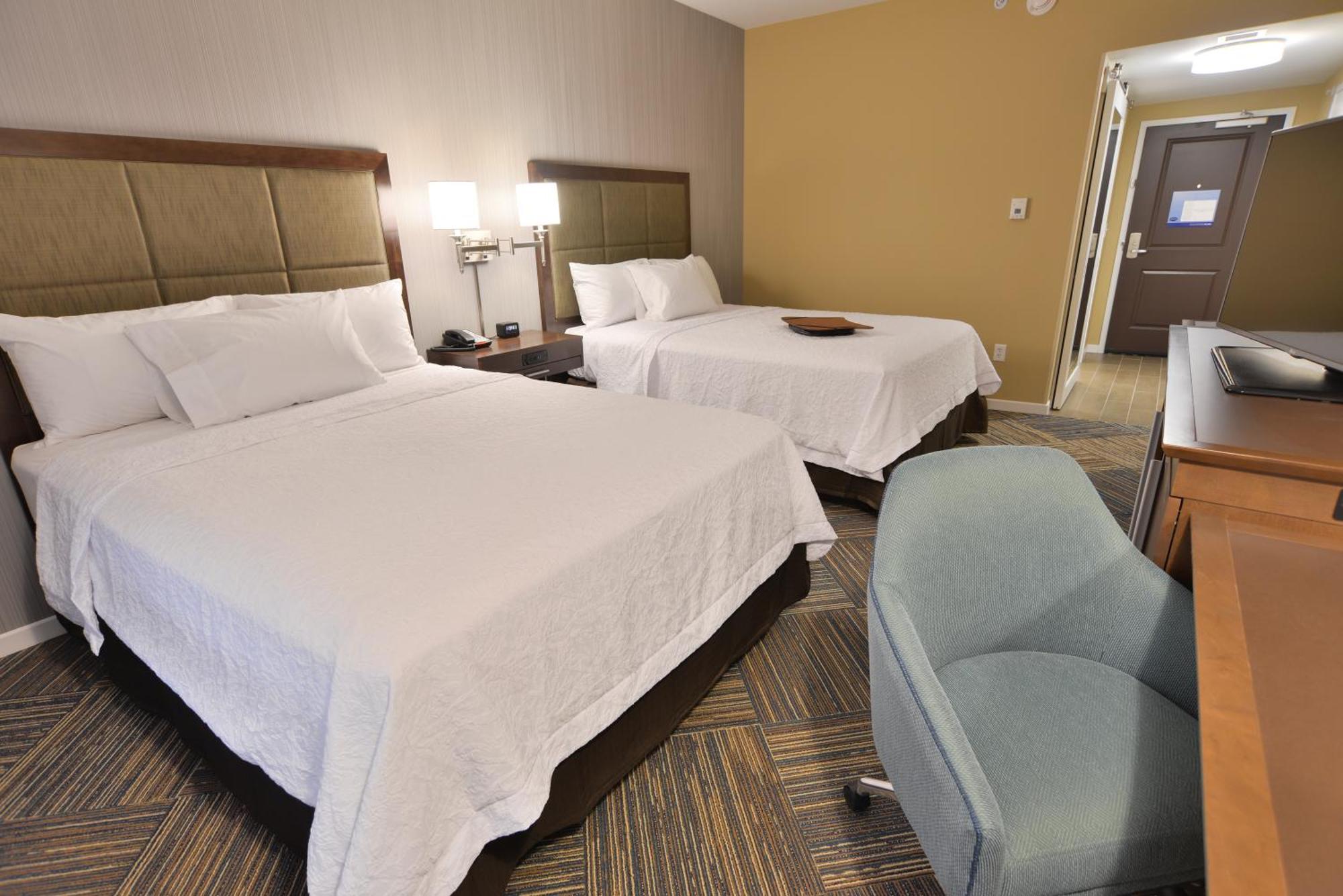 Hampton Inn & Suites Чиппева-Фолс Экстерьер фото