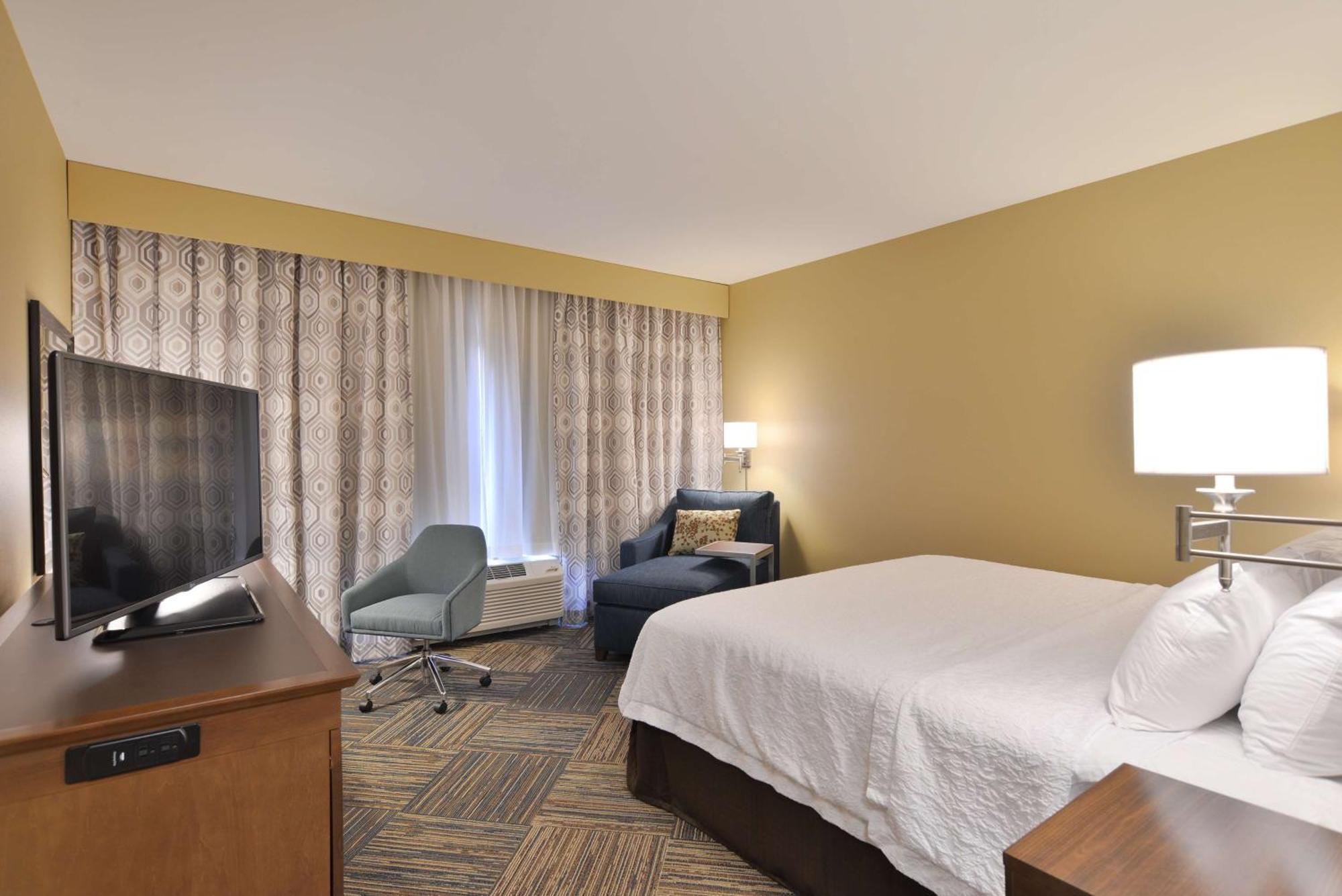 Hampton Inn & Suites Чиппева-Фолс Экстерьер фото
